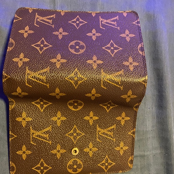 Louis Vuitton Wallet - Picture 5 of 12